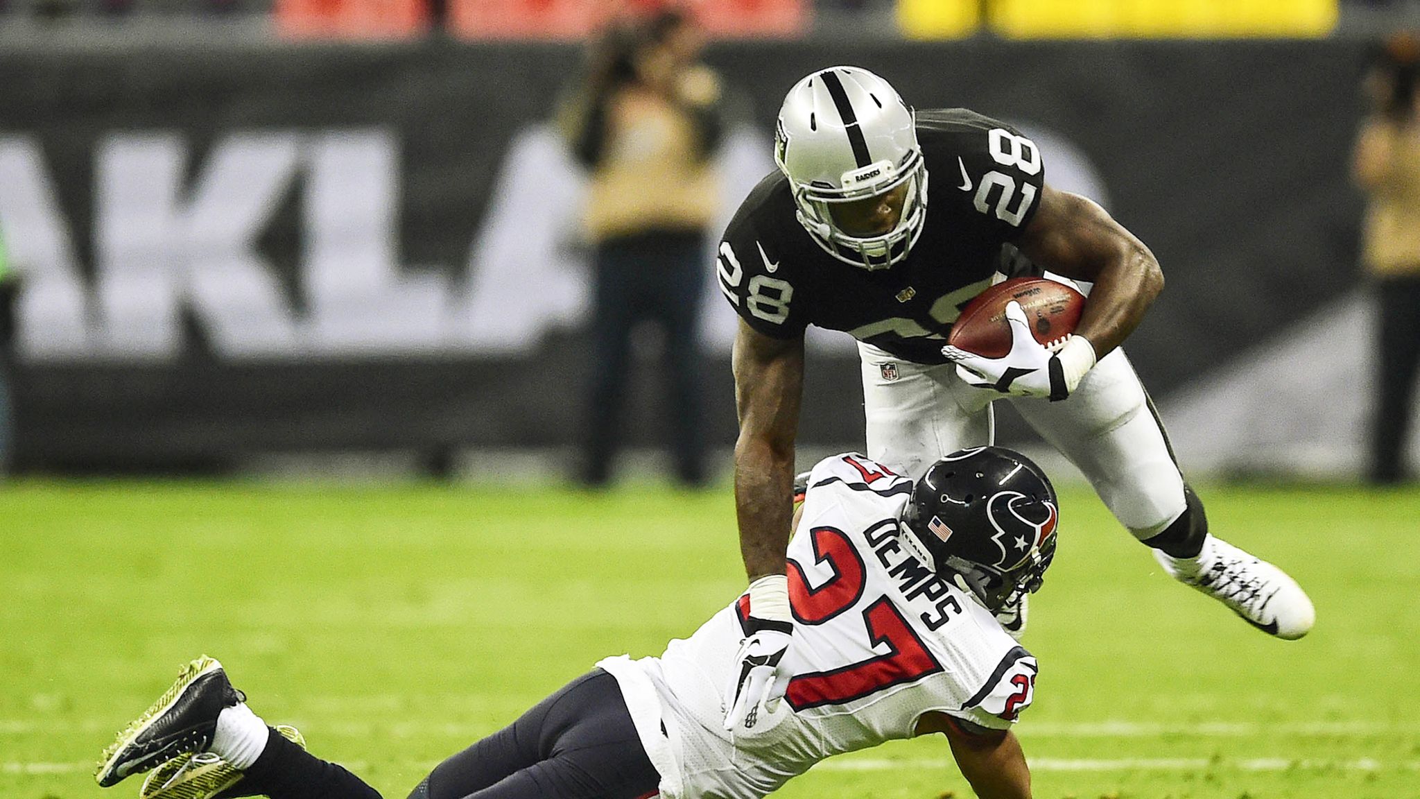 Raiders Beat Texans, 27-20, In Monday Night NFL Game In Mexico