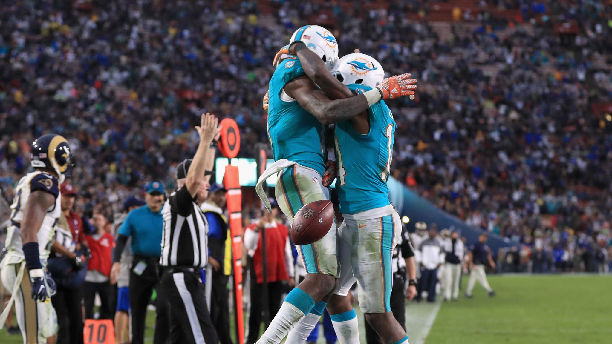 Miami Dolphins' 14-10 rally past Rams is pure Hollywood