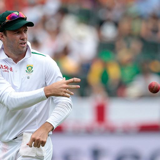 De Villiers remains as captain