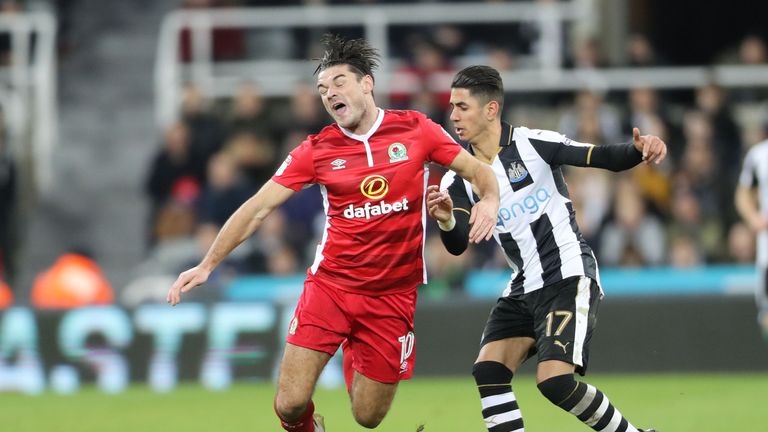 Ben Marshall tangles with Ayoze Perez