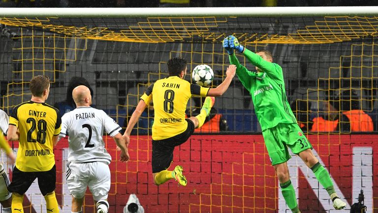 Nuri Sahin scores for Dortmund