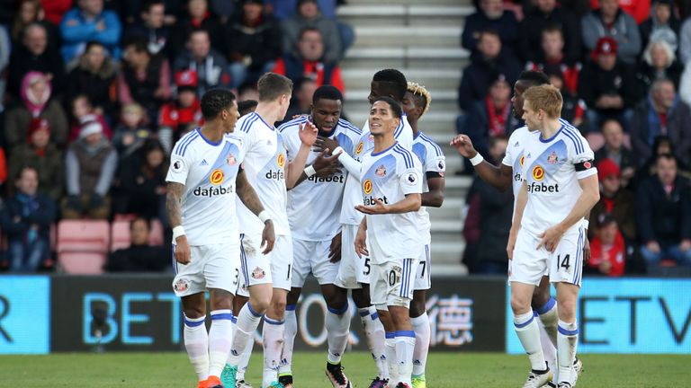 Victor Anichebe celebrates after bringing Sunderland level