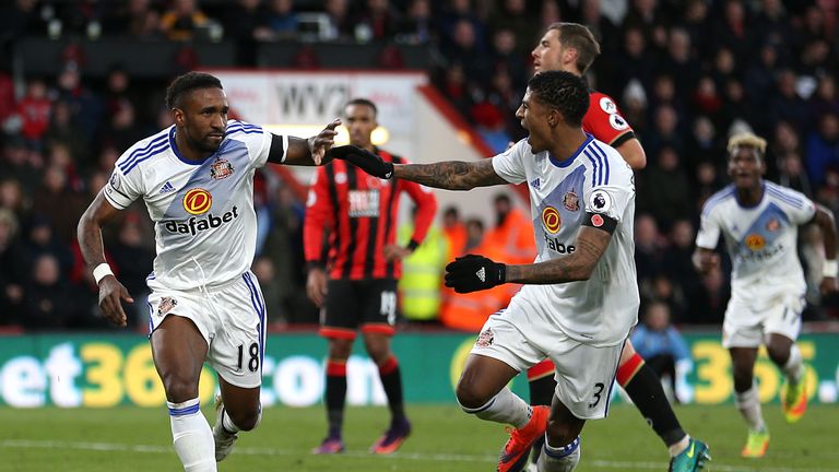 Sunderland's Jermain Defoe (left) celebrates scoring his side's second goal during the Premier League match at the Vitality Stadium, Bournemouth