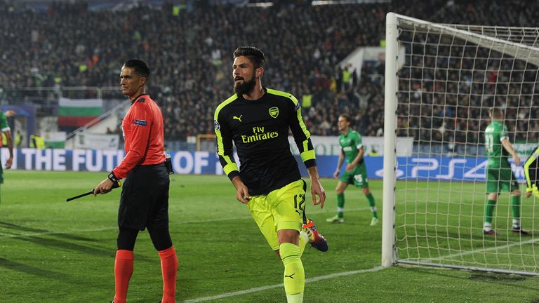 Olivier Giroud celebrates