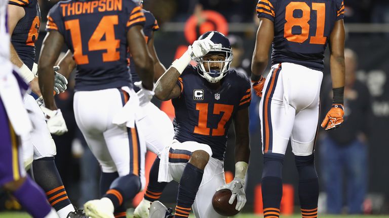 CHICAGO, IL - OCTOBER 31:  Alshon Jeffery #17 of the Chicago Bears celebrates after scoring a touchdown during the third quarter against the Minnesota Viki