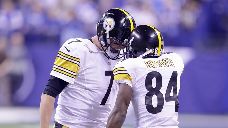 INDIANAPOLIS, IN - NOVEMBER 24:  Ben Roethlisberger #7 of the Pittsburgh Steelers and Antonio Brown #84 of the Pittsburgh Steelers react after the pair con