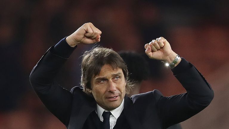 MIDDLESBROUGH, ENGLAND - NOVEMBER 20: Chelsea manager Antonio Conte celebrates during the Premier League match between Middlesbrough and Chelsea at Riversi
