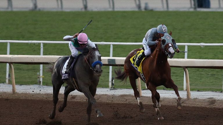 Arrogate and Mike Smith just get the better of California Chrome and Victor Espinoza in a thrilling battle for the 2016 Breeders' Cup Classic.