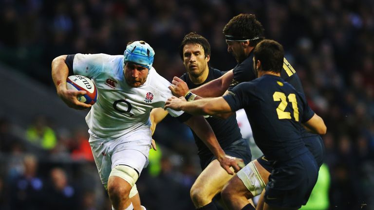 LONDON, ENGLAND - NOVEMBER 09:  Ben Morgan of England breaks clear to score a try during the QBE International match between England and Argentina at Twick