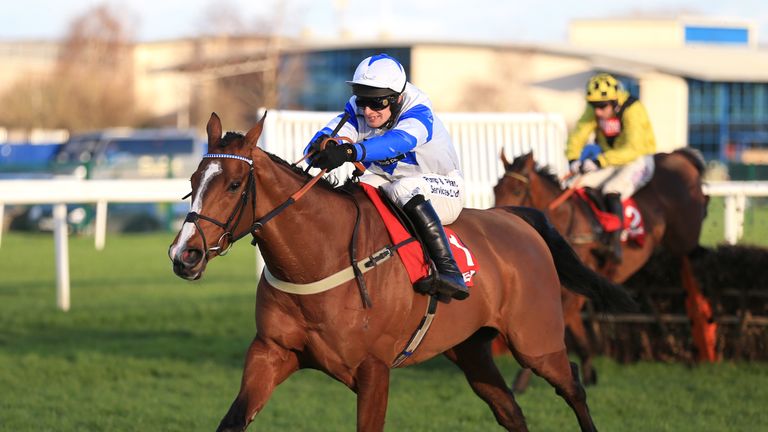 Barters Hill goes on to win the 2015 Betfred 'Goals Galore' Challow Novice Hurdle at Newbury.