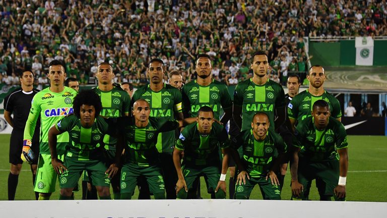 Brazil's Chapecoense players pose for pictures during their 2016 Copa Sudamericana semifinal second leg football match against Argentina's San Lorenzo  hel