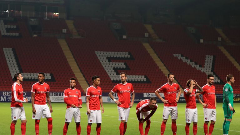 Charlton Athletic's players line up prior to kick off