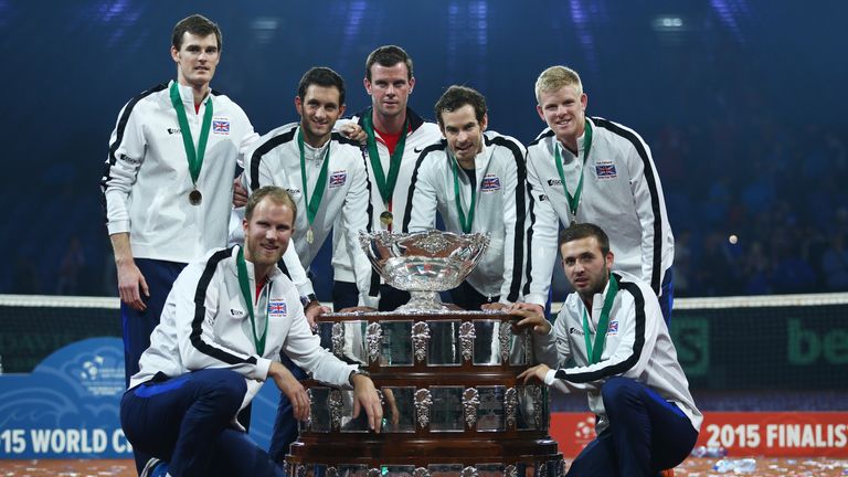 Jamie Murray, Dom Inglot, James Ward, Leon Smith, Andy Murray, Kyle Edmund and Dan Evans of Great Britain pose with the Davis Cup