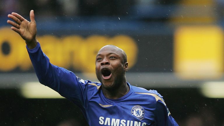 LONDON - DECEMBER 26:  William Gallas of Chelsea celebrates scoring the first goal during the Barclays Premiership match between Chelsea and Fulham at Stam