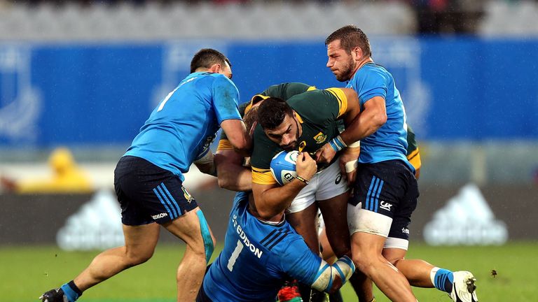 ROME, ITALY - NOVEMBER 19: Damian de Allende of South Africa in action during the international match between Italy v South Africa at Stadio Olimpico on No