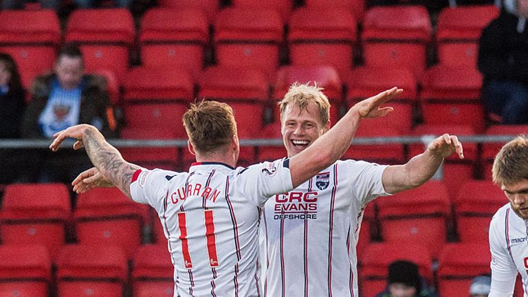 19/11/16 LADBROKES PREMIERSHIP  .  ST JOHNSTONE v ROSS COUNTY  .  MCDIARMID PARK - PERTH  .  Ross 
