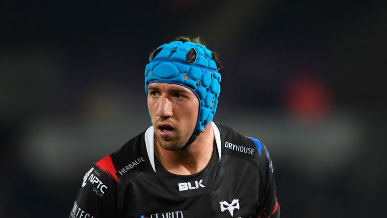 SWANSEA, WALES - OCTOBER 14:  Ospreys player Justin Tipuric in action during the European Rugby Challenge Cup match Ospreys and Newcastle Falcons at The Li