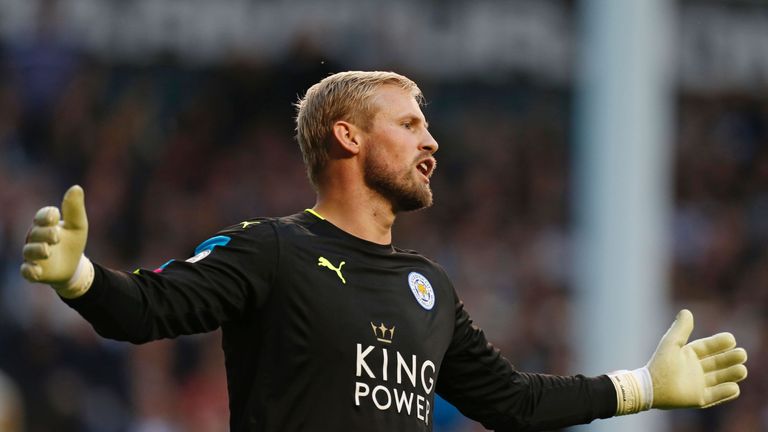 Leicester City's Danish goalkeeper Kasper Schmeichel gestures during the English Premier League football match between Tottenham Hotspur and Leicester City