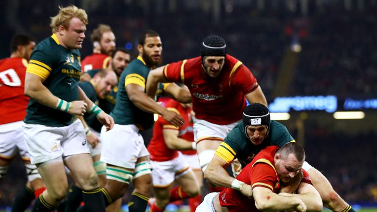 Ken Owens scores a try for Wales against South Africa