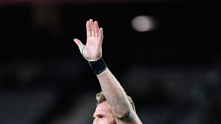 AUCKLAND, NEW ZEALAND - OCTOBER 22:  Kieran Read of the All Blacks thanks the crowd after winning the Bledisloe Cup Rugby Championship match between the Ne