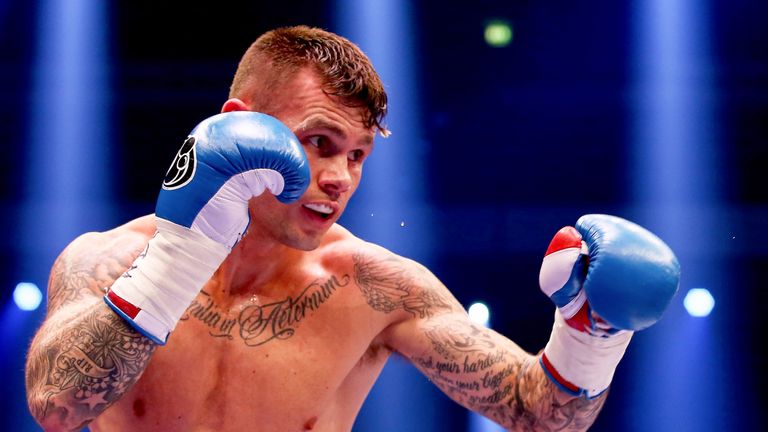 Martin Murray takes on the unbeaten Nuhu Lawal