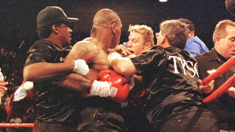 Mike Tyson v Francois Botha