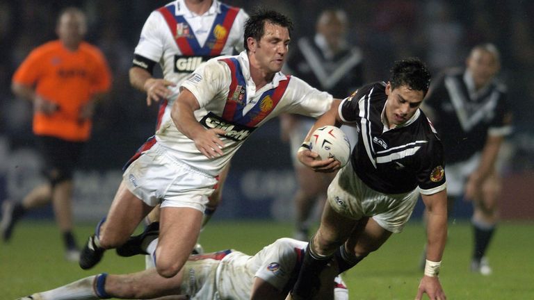 Paul Sculthorpe (left) and Paul Wellens of Great Britain.