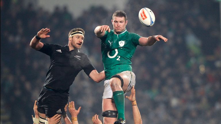 Donnacha Ryan (R) of Ireland takes line out ball ahead of New Zealand's Kieran Read