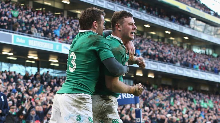 Robbie Henshaw (right) celebrates with Jared Payne after scoring a try against England in the 2015 Six Nations