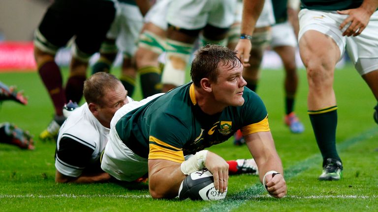 Roelof Smit scores South Africa's second try against the Barbarians