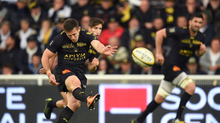 La Rochelle fly-half Zack Holmes kicks a penalty against Toulouse