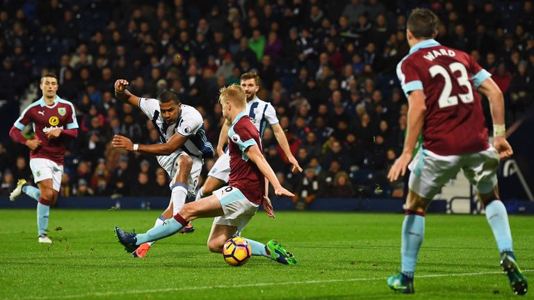 WEST BROMWICH, ENGLAND - NOVEMBER 21:  Jose Salomon Rondon of West Bromwich Albion (2L) scores their fourth goal during the Premier League match between We