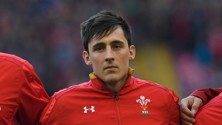 Wales international Sam Davies has signed a new long-term contract with Ospreys