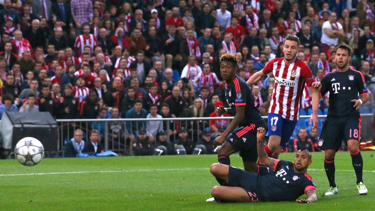 Saul Niguez scores for Atletico Madrid against Bayern Munich in the Champions League 