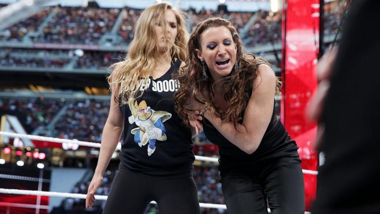 WWE - Stephanie McMahon and Ronda Rousey at WrestleMania 31