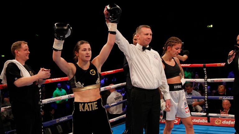 BIG CITY DREAMS .SSE ARENA,WEMBLEY,LONDON.PIC;LAWRENCE LUSTIG.Super-Featherweight Contest 