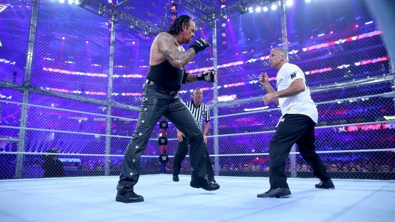 WrestleMania 32 - The Undertaker v Shane McMahon (WWE Hell in a Cell)
