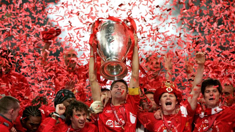 Steven Gerrard lifts the Champions League trophy