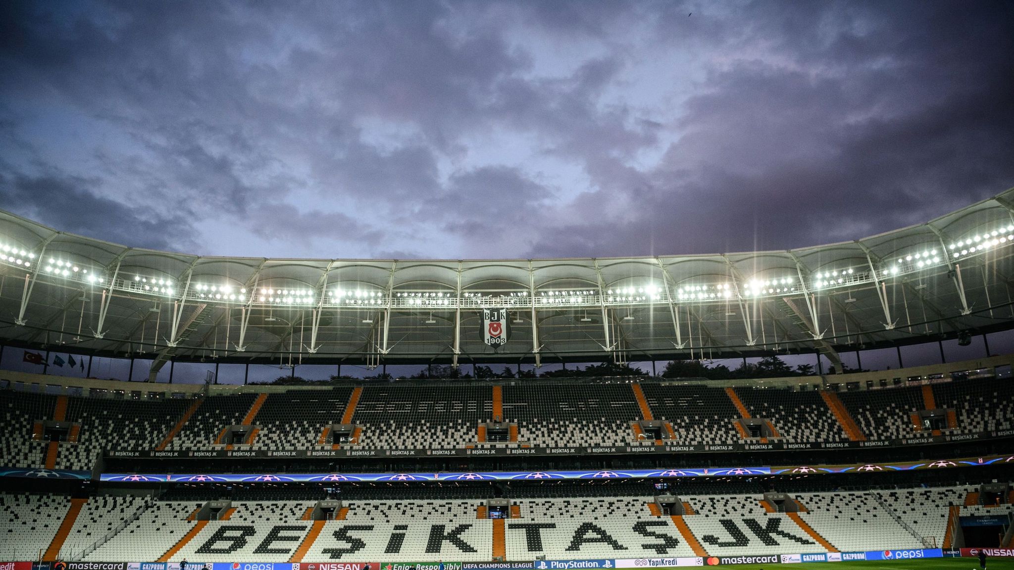 Стадион бешикташ. Водафон Арена Бешикташ. Стадион Бешикташа. Vodafone Arena. Стадион Водафон Арена.