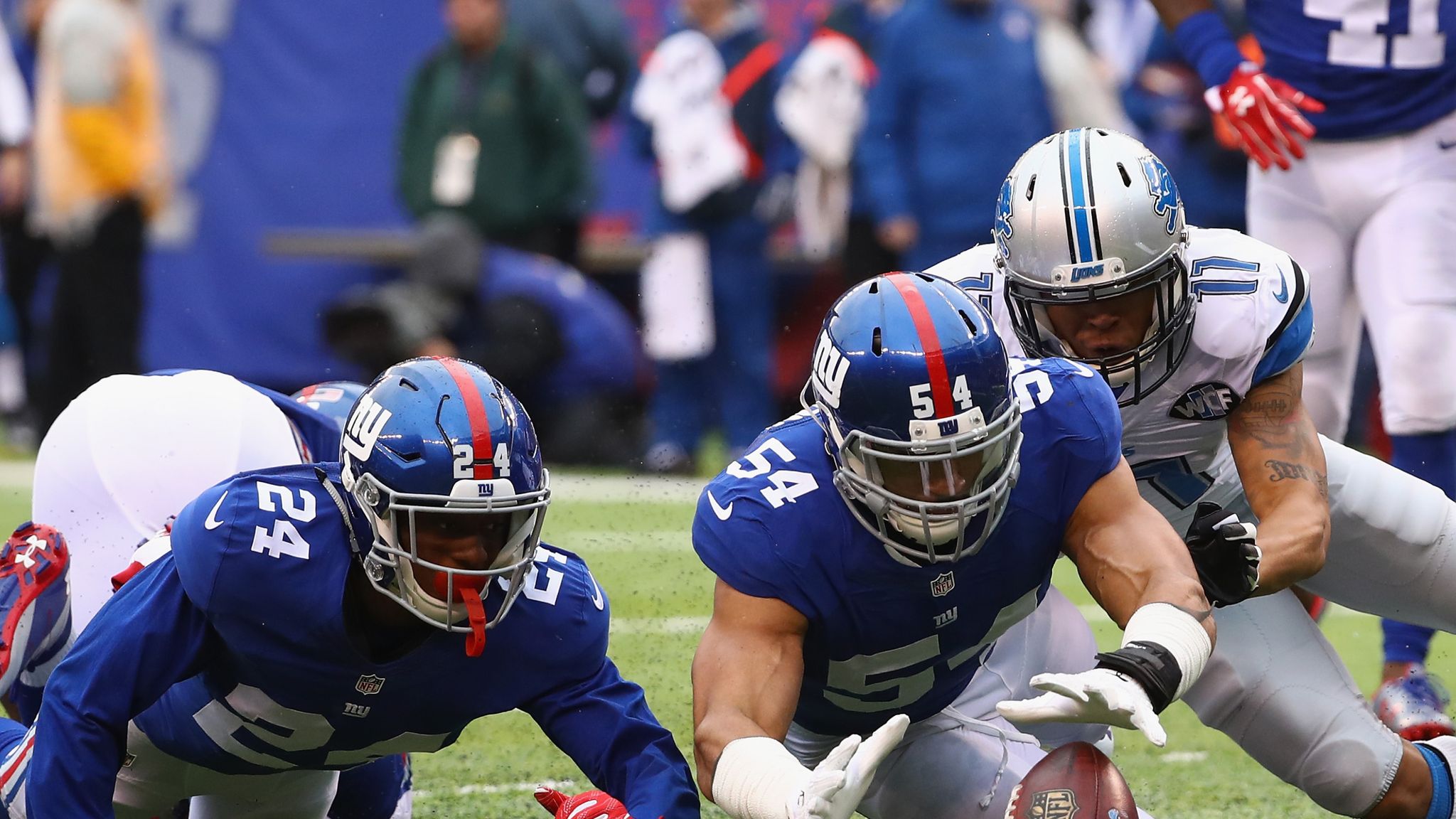 New York Giants Odell Beckham Jr. catches a pass for a gain of 25 yards in  the second half against the Detroit Lions in week 15 of the NFL at MetLife  Stadium