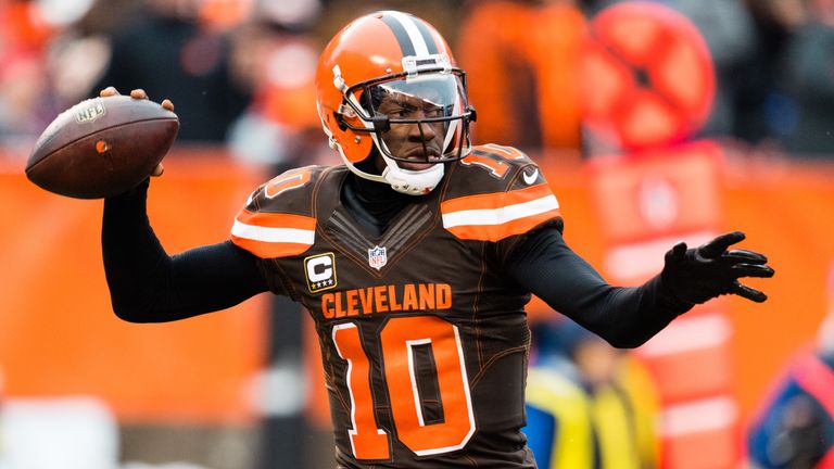 CLEVELAND, OH - DECEMBER 11: Quarterback Robert Griffin III #10 of the Cleveland Browns passes during the second half against the Cincinnati Bengals at Fir