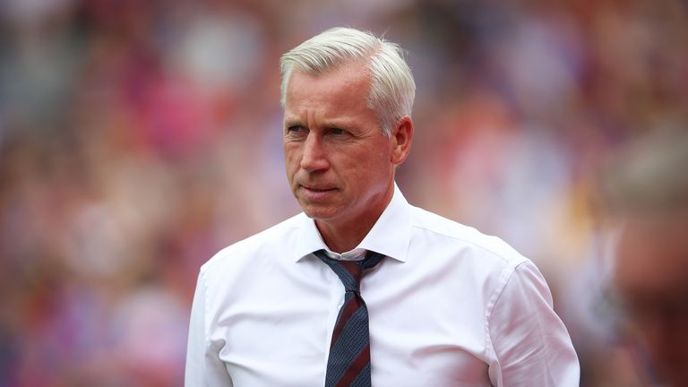 Alan Pardew during the Premier League match against Bournemouth at Selhurst Park