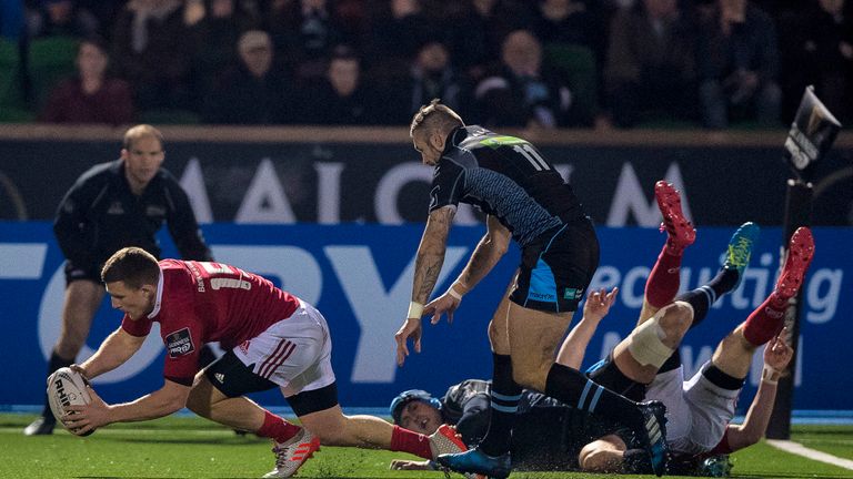 Guinness PRO12, Scotstoun, Scotland 2/12/2016.Glasgow Warriors vs Munster.Munster's Andrew Conway scores a try .Mandatory Credit ..INPHO/Craig Watson