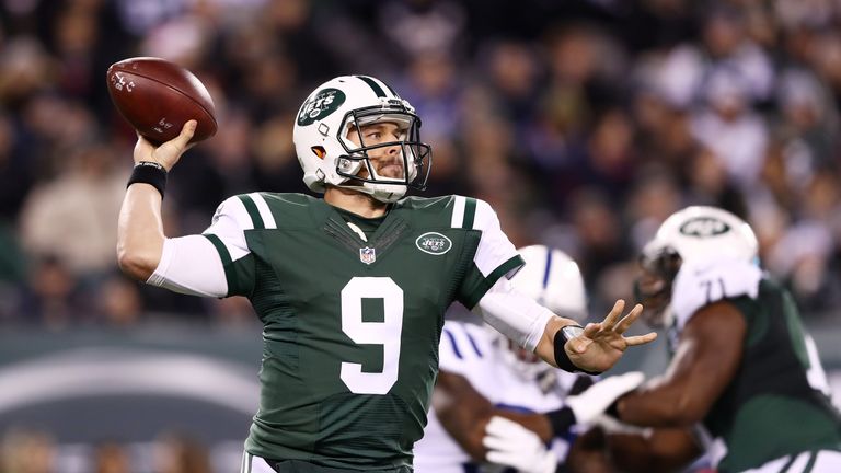 EAST RUTHERFORD, NJ - DECEMBER 05:  Bryce Petty #9 of the New York Jets looks to pass in the second half against the Indianapolis Colts during their game a