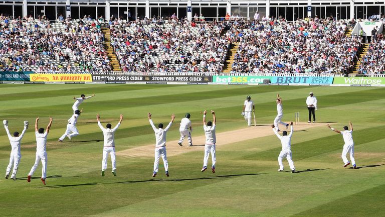 Chris Woakes and the England slip fielders appeal for the wicket of Yasir Shah during day five of the 3rd Test