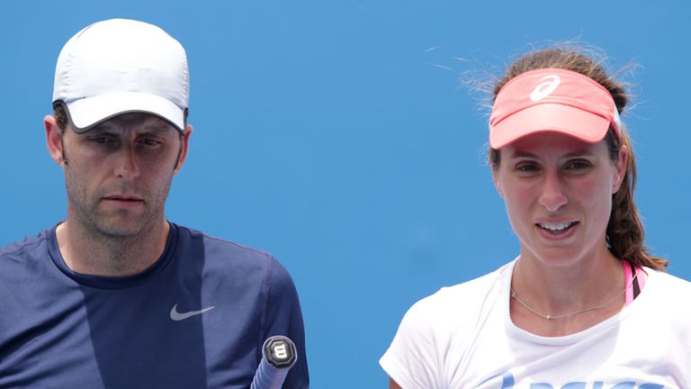Johanna Konta talks with her coach Esteban Carril at the 2016 Australian Open