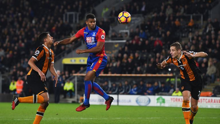 HULL, ENGLAND - DECEMBER 10:  Fraizer Campbell of Crystal Palace (C) scores their third goal during the Premier League match between Hull City and Crystal 