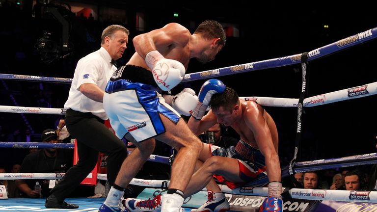 MANCHESTER ARENA.PIC;LAWRENCE LUSTIG.BRITISH LIGHT HEAVY WEIGHT CHAMPIONSHIP @ 12ST 7LBS.HOSEA BURTON V FRANK BUGLIONI.