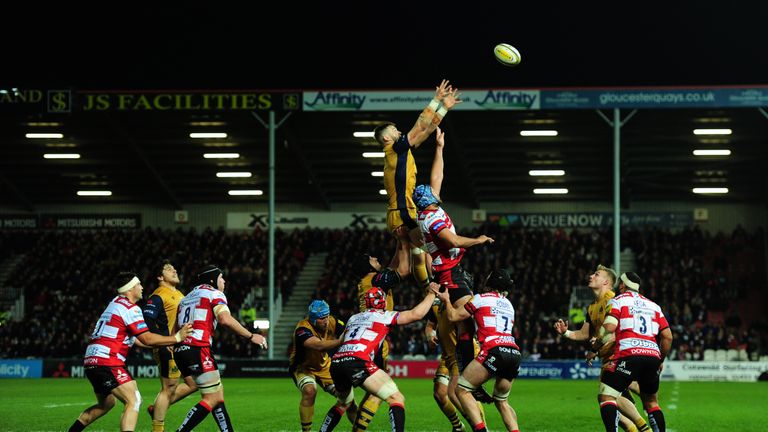 GLOUCESTER, UNITED KINGDOM - DECEMBER 03: General view of a line out during the Aviva Premiership match between Gloucester Rugby and Bristol Rugby at Kings