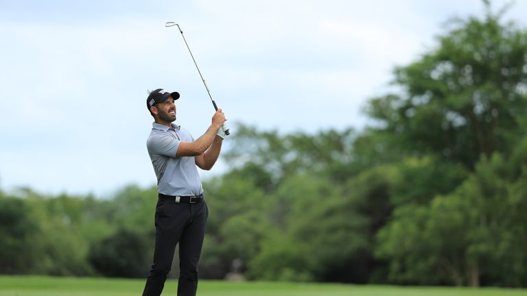 MALELANE, SOUTH AFRICA - DECEMBER 02:  Charl Schwartzel of South Africa plays his second shot on the 6th during the second round of the Alfred Dunhill Cham